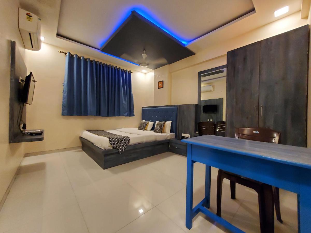 Hotel Mari Aai Residency Navi Mumbai Buitenkant foto