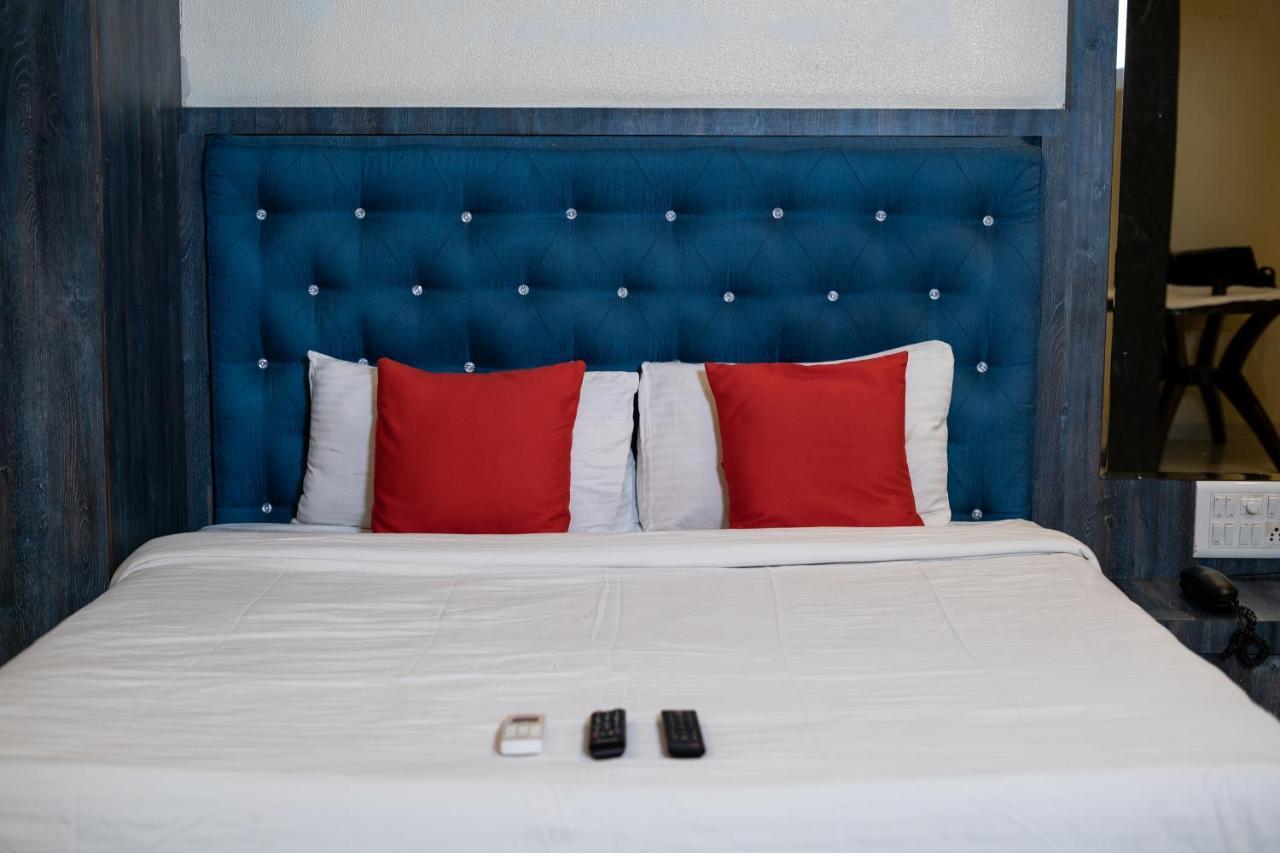Hotel Mari Aai Residency Navi Mumbai Buitenkant foto
