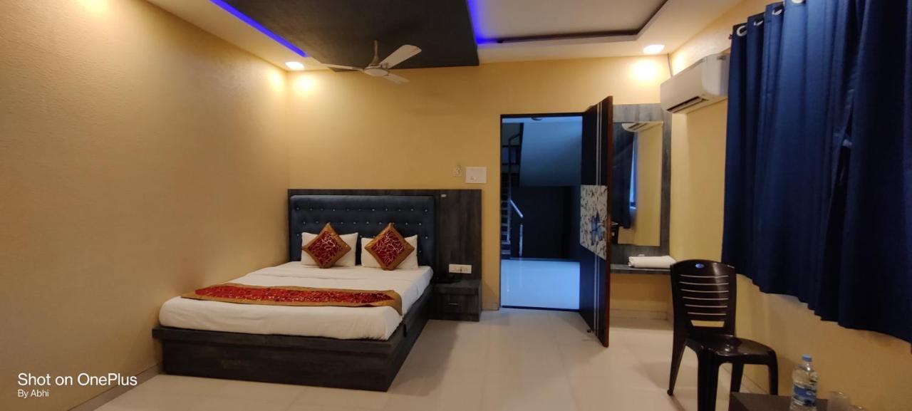 Hotel Mari Aai Residency Navi Mumbai Buitenkant foto