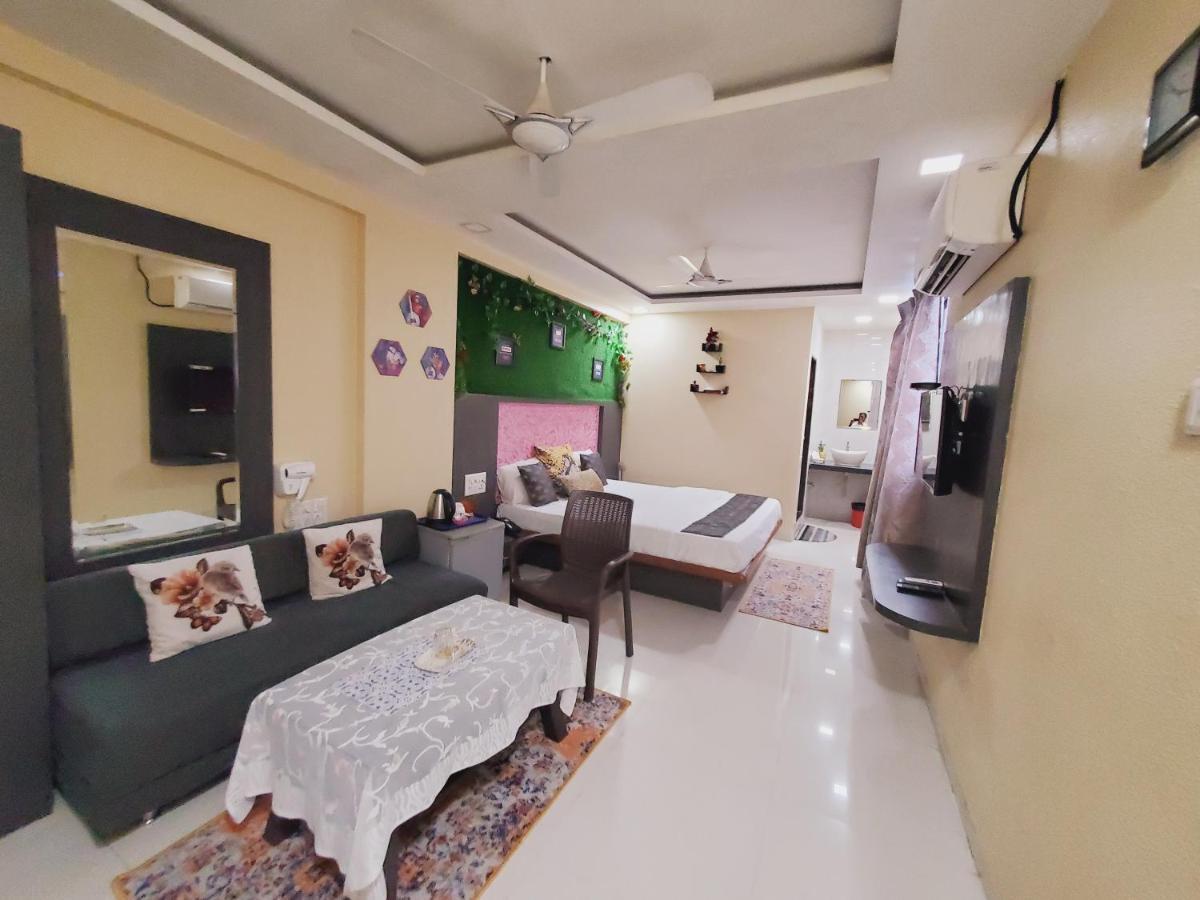 Hotel Mari Aai Residency Navi Mumbai Buitenkant foto
